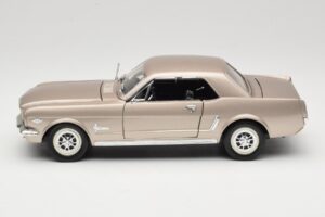 Ford Mustang 1964 1/2 Silber Mira 1:18 6127 Metall — Bild 4 von 8
