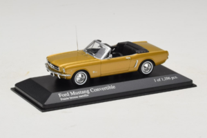 Ford Mustang Cabriolet Gold Minichamps 1:43 400082432 Metall — Bild 2 von 4