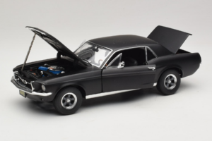 Ford Mustang Creed Movie GreenLight 1:18 13611 Metall — Bild 2 von 8