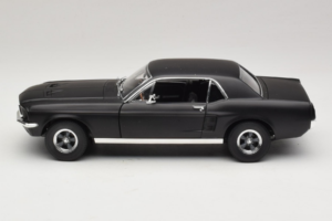 Ford Mustang Creed Movie GreenLight 1:18 13611 Metall — Bild 4 von 8