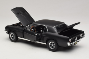 Ford Mustang Creed Movie GreenLight 1:18 13611 Metall — Bild 5 von 8