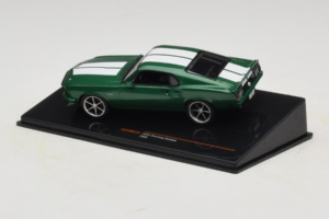 Ford Mustang Custom Grün IXO 1:43 CLC530N Metall — Bild 3 von 4