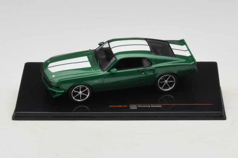 Ford Mustang Custom Grün IXO 1:43 CLC530N Metall