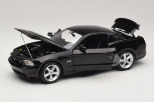 Ford Mustang GT Schwarz Drive Movie GreenLight 1:18 13609 Metall — Bild 2 von 8