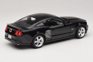 Ford Mustang GT Schwarz Drive Movie GreenLight 1:18 13609 Metall — Bild 3 von 8