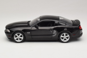 Ford Mustang GT Schwarz Drive Movie GreenLight 1:18 13609 Metall — Bild 4 von 8