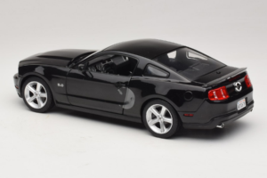 Ford Mustang GT Schwarz Drive Movie GreenLight 1:18 13609 Metall — Bild 7 von 8