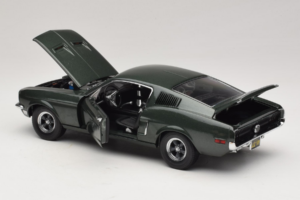 Ford Mustang GT Bullitt mit Steve McQueen Figur Greenlight 1:18 12885 Metall — Bild 5 von 8