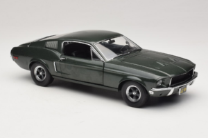 Ford Mustang GT Bullitt mit Steve McQueen Figur Greenlight 1:18 12885 Metall — Bild 6 von 8