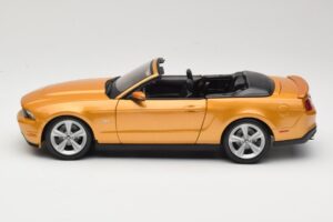 Ford Mustang GT S197 Cabriolet Gold Maisto 1:18 31158 Metall — Bild 3 von 7