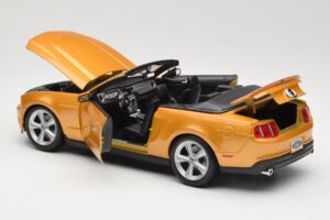 Ford Mustang GT S197 Cabriolet Gold Maisto 1:18 31158 Metall — Bild 4 von 7