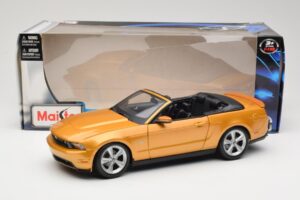 Ford Mustang GT S197 Cabriolet Gold Maisto 1:18 31158 Metall — Bild 7 von 7