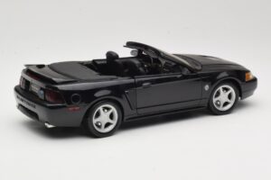 Ford Mustang GT SN95 Cabriolet Schwarz Maisto 1:18 50328 Metall — Bild 3 von 8