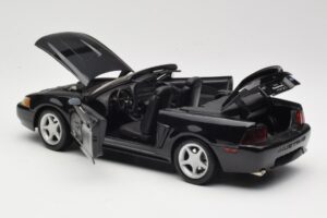 Ford Mustang GT SN95 Cabriolet Schwarz Maisto 1:18 50328 Metall — Bild 5 von 8