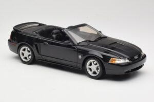 Ford Mustang GT SN95 Cabriolet Schwarz Maisto 1:18 50328 Metall — Bild 6 von 8