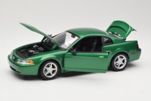 Ford Mustang GT SN95 Grün Maisto 1:18 50326 Metall — Bild 2 von 8