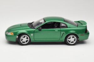 Ford Mustang GT SN95 Grün Maisto 1:18 50326 Metall — Bild 4 von 8