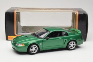 Ford Mustang GT SN95 Grün Maisto 1:18 50326 Metall — Bild 8 von 8