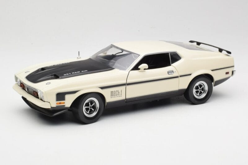 Ford Mustang Mach 1 Weiß Sun Star 1:18 3602 Metall