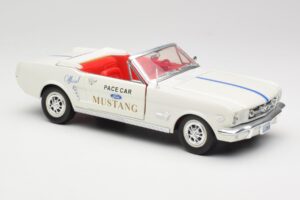 Ford Mustang Pace Car Wimbledon White Solido 1:18 81578 Metall — Bild 6 von 8