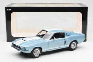 Ford Mustang Shelby GT500 Hellblau Metallic Mit Weißen Streifen AUTOart 1:18 72907 Metall — Bild 8 von 8