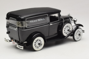 Ford Panel Car Police Patrol Signature Models 1:18 18143 Metall — Bild 2 von 6