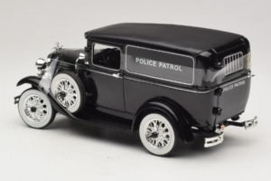 Ford Panel Car Police Patrol Signature Models 1:18 18143 Metall — Bild 5 von 6