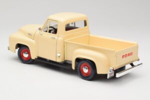 Ford Pickup Colonial Weiß Road Legends 1:18 92148 Metall — Bild 7 von 8