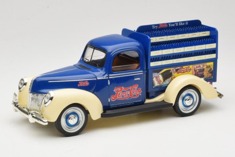 Ford Pepsi-Cola Replica Golden Wheel 1:18 PF351 Metall