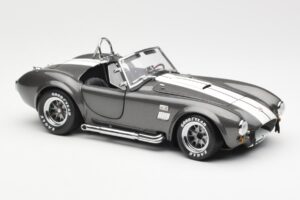 Ford Shelby Cobra 427 S/C Grau Metallic Mit Weißen Streifen Kyosho 1:18 08045GRW Metall — Bild 6 von 8