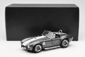 Ford Shelby Cobra 427 S/C Grau Metallic Mit Weißen Streifen Kyosho 1:18 08045GRW Metall — Bild 8 von 8