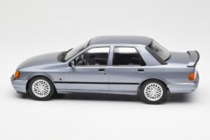 Ford Sierra RS Cosworth Hellblau MCG 1:18 MCG18174 Metall — Bild 3 von 6