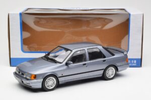 Ford Sierra RS Cosworth Hellblau MCG 1:18 MCG18174 Metall — Bild 6 von 6