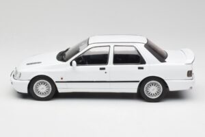 Ford Sierra RS Cosworth 4x4 Weiß MCG 1:18 MCG18353 Metall — Bild 3 von 6
