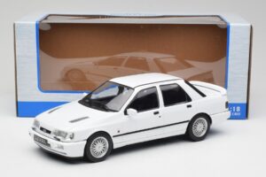 Ford Sierra RS Cosworth 4x4 Weiß MCG 1:18 MCG18353 Metall — Bild 6 von 6