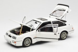 Ford Sierra RS Cosworth Weiß AUTOart 1:18 72862 Metall — Bild 2 von 8