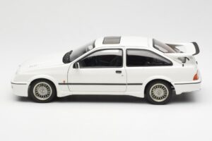 Ford Sierra RS Cosworth Weiß AUTOart 1:18 72862 Metall — Bild 4 von 8