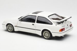 Ford Sierra RS Cosworth Weiß AUTOart 1:18 72862 Metall — Bild 7 von 8