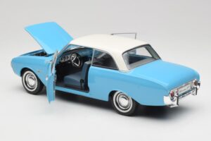 Ford Taunus 12M P1 Taunus Blue Revell 1:18 08880 Metall — Bild 5 von 8