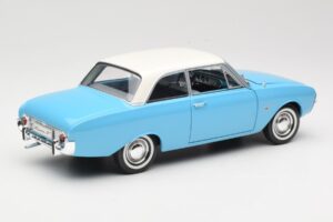 Ford Taunus 17M P2 Blau Revell 1:18 08817 Metall — Bild 3 von 8
