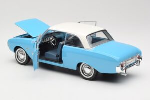 Ford Taunus 17M P2 Blau Revell 1:18 08817 Metall — Bild 5 von 8