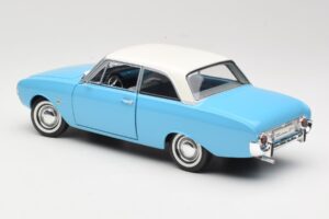 Ford Taunus 17M P2 Blau Revell 1:18 08817 Metall — Bild 7 von 8