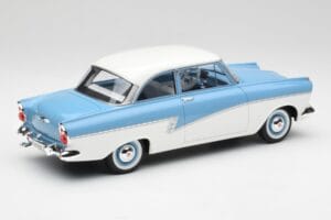 Ford Taunus 17M P2 Hellblau & Weiß BoS Models 1:18 BOS019 Metall — Bild 2 von 6