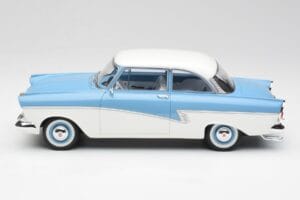 Ford Taunus 17M P2 Hellblau & Weiß BoS Models 1:18 BOS019 Metall — Bild 3 von 6