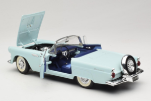 Ford Thunderbird Grün Revell 1:18 8804-G1 Metall — Bild 5 von 8