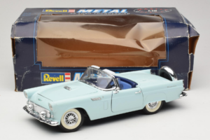 Ford Thunderbird Grün Revell 1:18 8804-G1 Metall — Bild 8 von 8