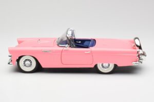 Ford Thunderbird Rosa Revell 1:18 8804 Metall — Bild 4 von 8