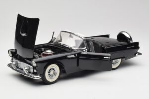 Ford Thunderbird Cabriolet Schwarz Revell 1:18 8818-M1 Metall — Bild 2 von 8