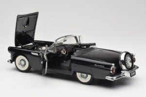 Ford Thunderbird Cabriolet Schwarz Revell 1:18 8818-M1 Metall — Bild 5 von 8