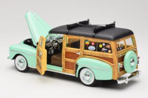 Ford Woody Panel Wagon Mintgrün Road Signature 1:18 20028 Metall — Bild 5 von 8